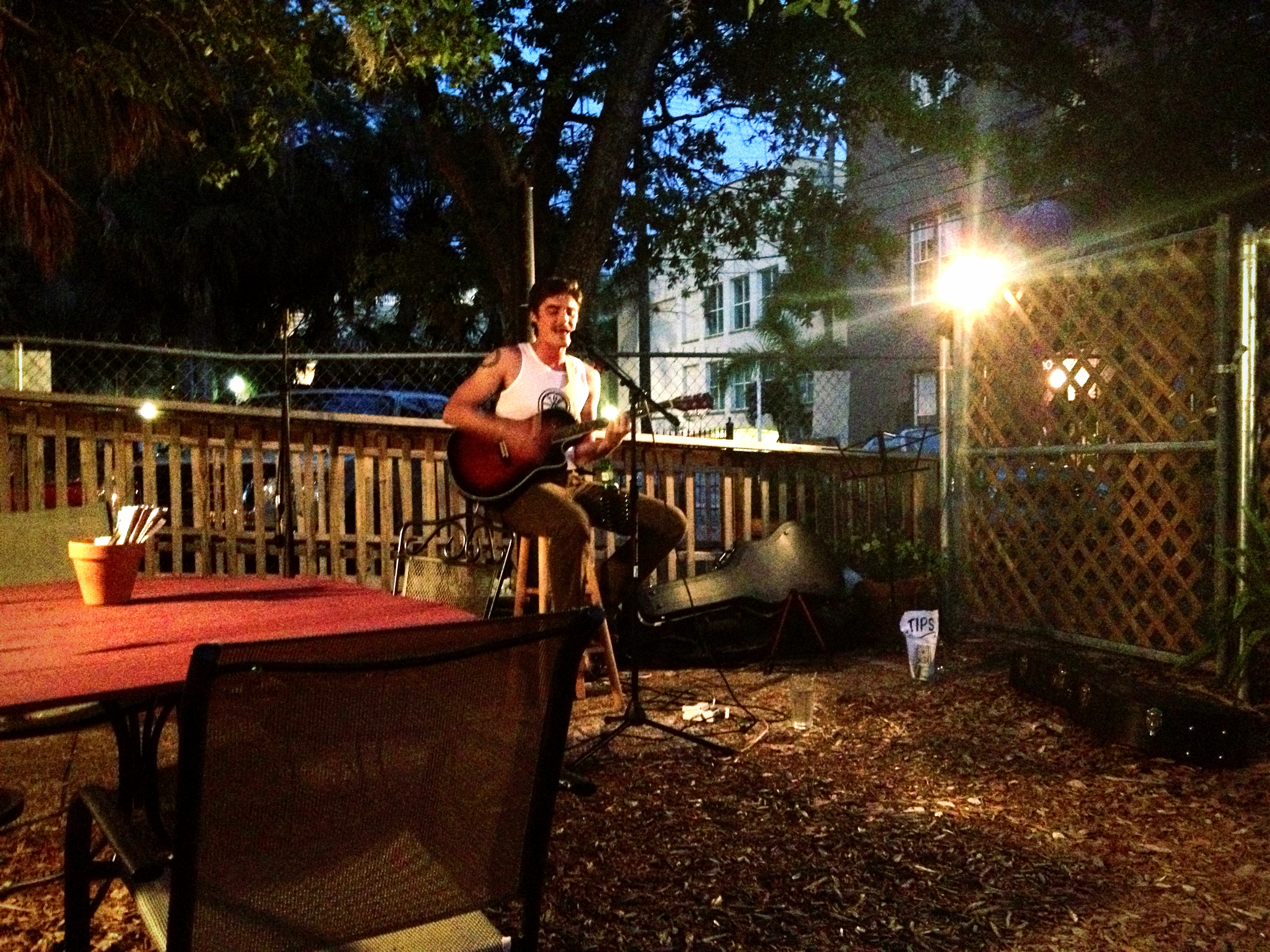 Justin Kaiser brought the sun down with a set of originals and golden oldies.