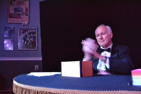 Glenn Gary, who headlined Washington, D.C.’s longest-running magic show, has opened a storefront in Downtown Venice that is half magic shop and half cabaret lounge. Gary performed at his Cabaret of Magic Interactive Theater to a crowd of about 25 on Wednesday.   SHELBY WEBB