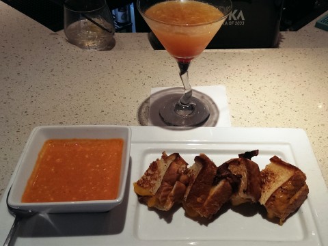 Duval's Fashhattan is a winning mix of Knob Creek Bourbon, Martini & Rossi Sweet Vermouth,  Angostura Bitters, orange, lemon, lime and cherries. It's pairs nicely with the grilled cheese and candied pepper bacon sliders served with creamy tomato blue cheese soup. STAFF PHOTO/WADE TATANGELO