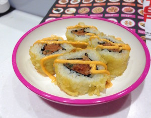 The tempura-crusted spicy tuna roll at Yo! Sushi / COOPER LEVEY-BAKER
