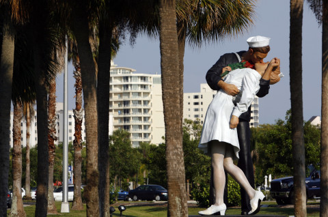 The "Kissing Statue." All photos from HT ARCHIVE.