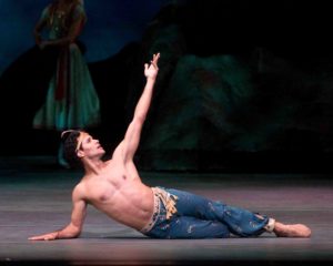 Jose Manuel Carreno in a final pose from Le Corsaire. © 2008 Marty Sohl/American Ballet Theatre